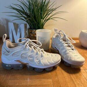 Nike Air VaporMax Plus in White